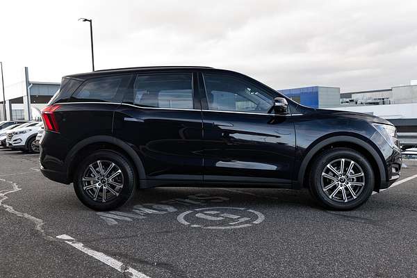 2025 Mahindra XUV700 AX7L