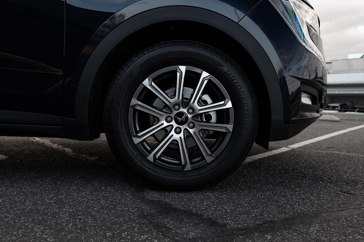 2025 Mahindra XUV700 AX7L