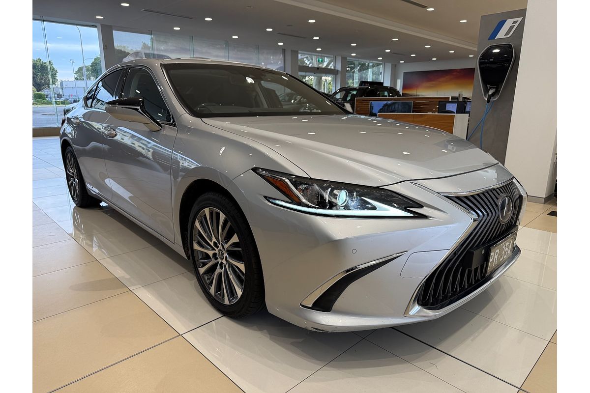 2019 Lexus ES ES300h Sports Luxury AXZH10R