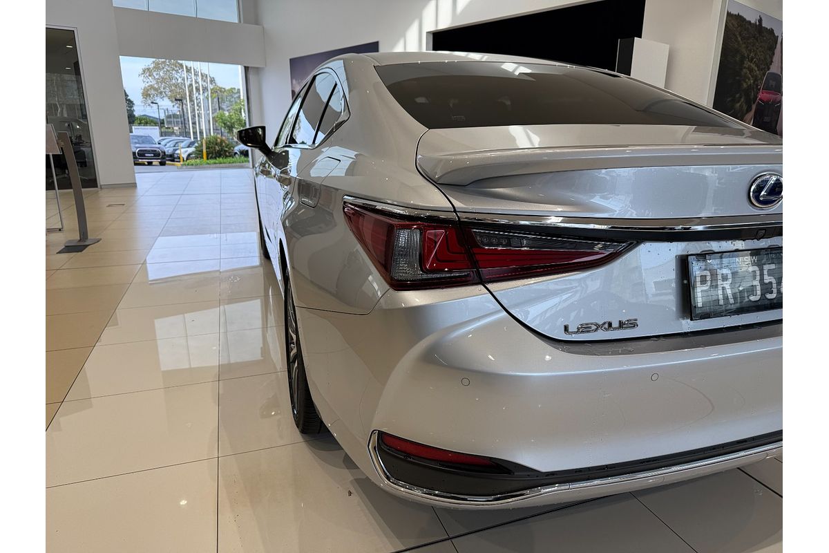 2019 Lexus ES ES300h Sports Luxury AXZH10R