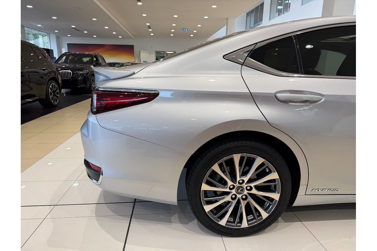 2019 Lexus ES ES300h Sports Luxury AXZH10R