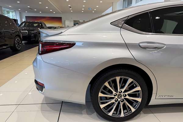 2019 Lexus ES ES300h Sports Luxury AXZH10R