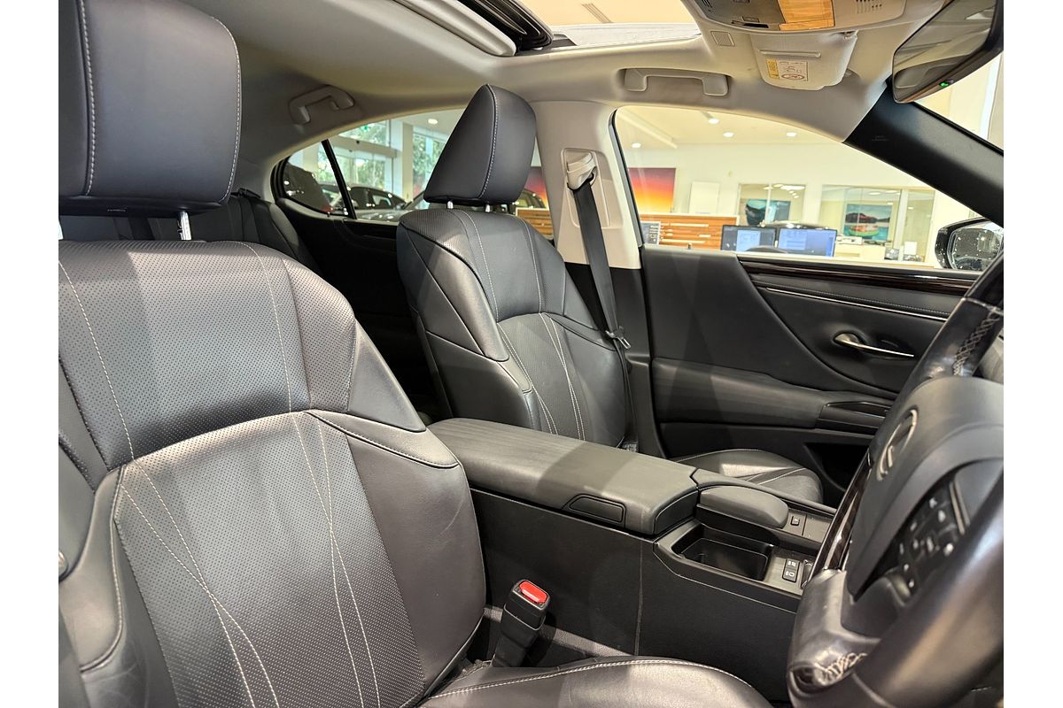 2019 Lexus ES ES300h Sports Luxury AXZH10R