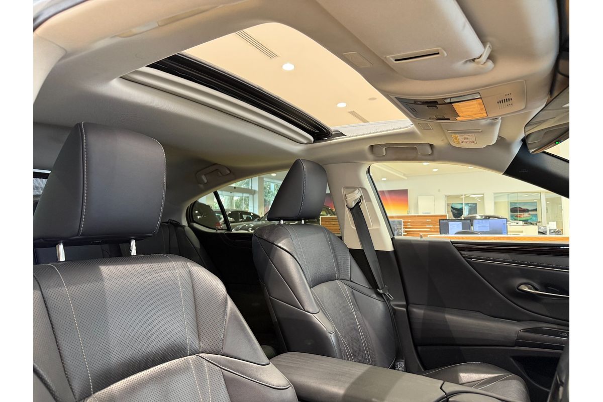2019 Lexus ES ES300h Sports Luxury AXZH10R