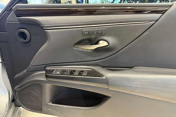 2019 Lexus ES ES300h Sports Luxury AXZH10R