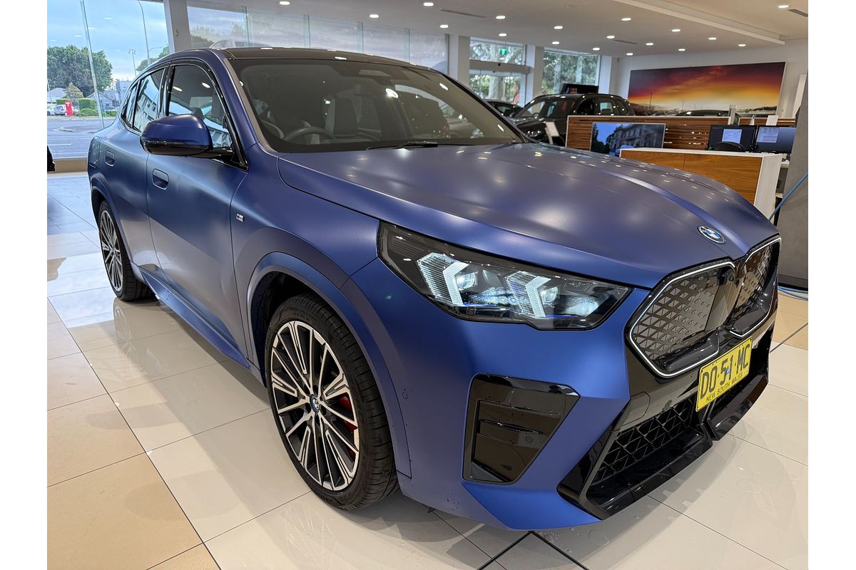 2024 BMW iX2 xDrive30 M Sport U10