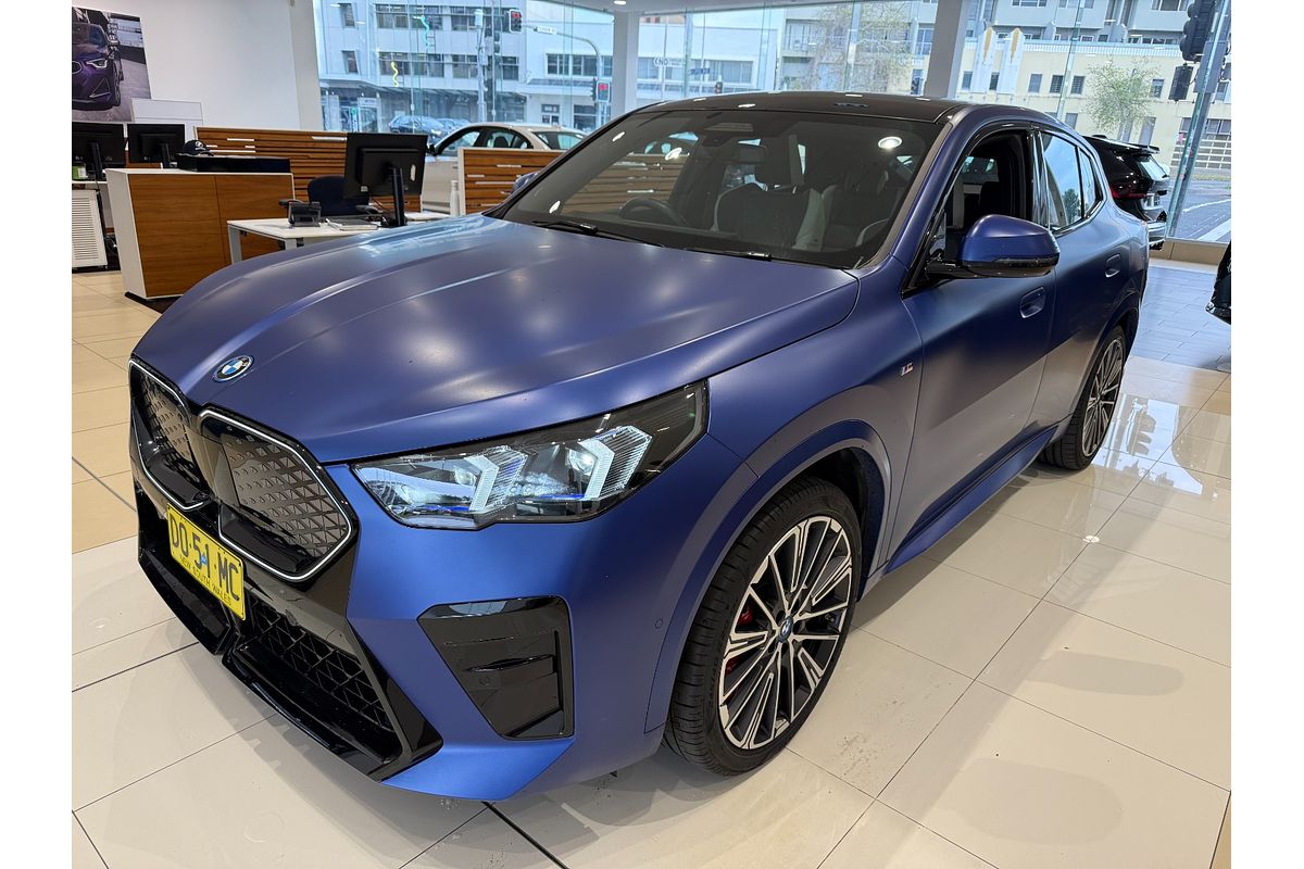 2024 BMW iX2 xDrive30 M Sport U10