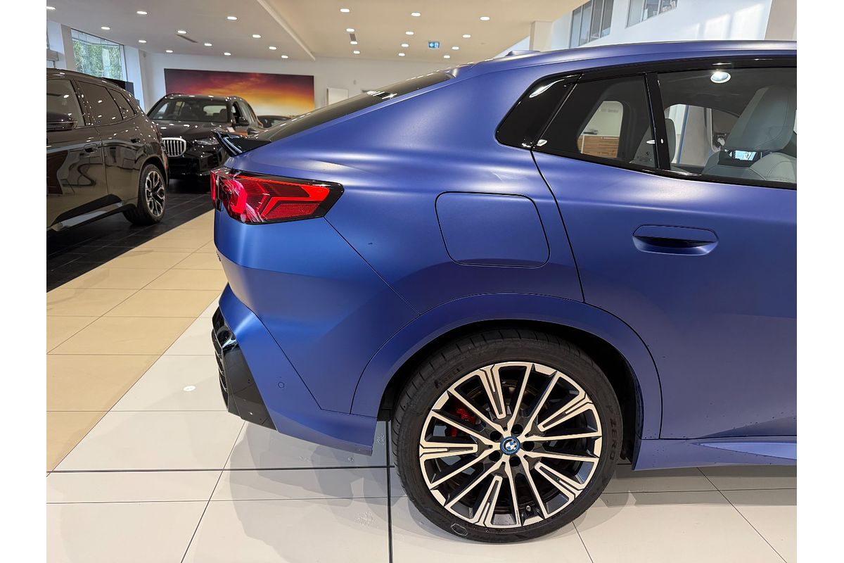 2024 BMW iX2 xDrive30 M Sport U10