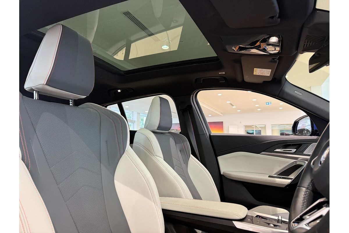 2024 BMW iX2 xDrive30 M Sport U10