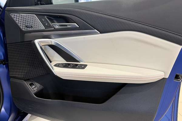 2024 BMW iX2 xDrive30 M Sport U10