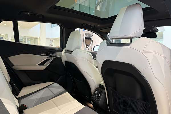 2024 BMW iX2 xDrive30 M Sport U10
