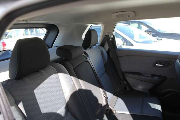 2025 Nissan X-TRAIL ST T33