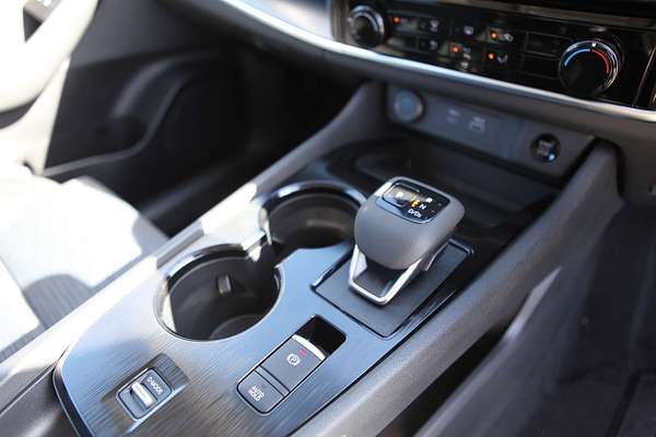 2025 Nissan X-TRAIL ST T33