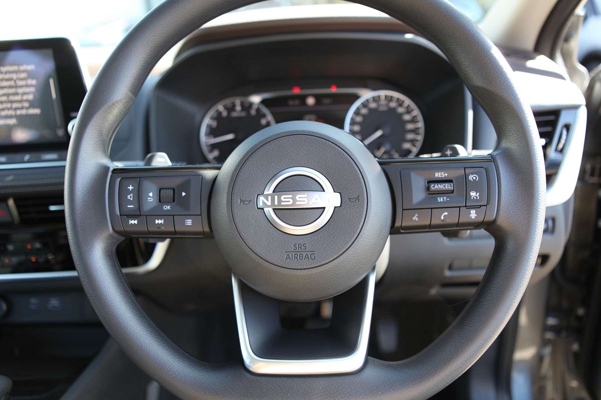 2025 Nissan X-TRAIL ST T33