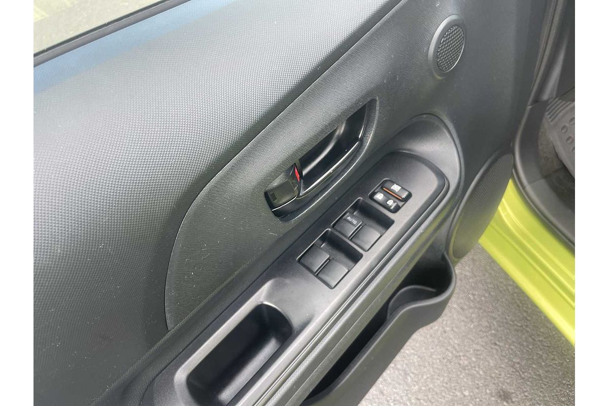 2015 Toyota Prius C One