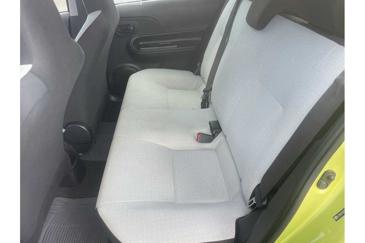 2015 Toyota Prius C One