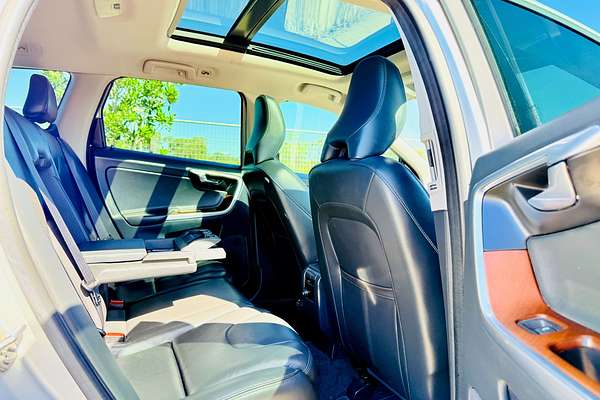 2015 Volvo XC60 T5 Luxury