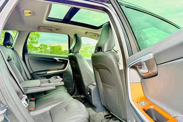 2015 Volvo XC60 D4 Luxury