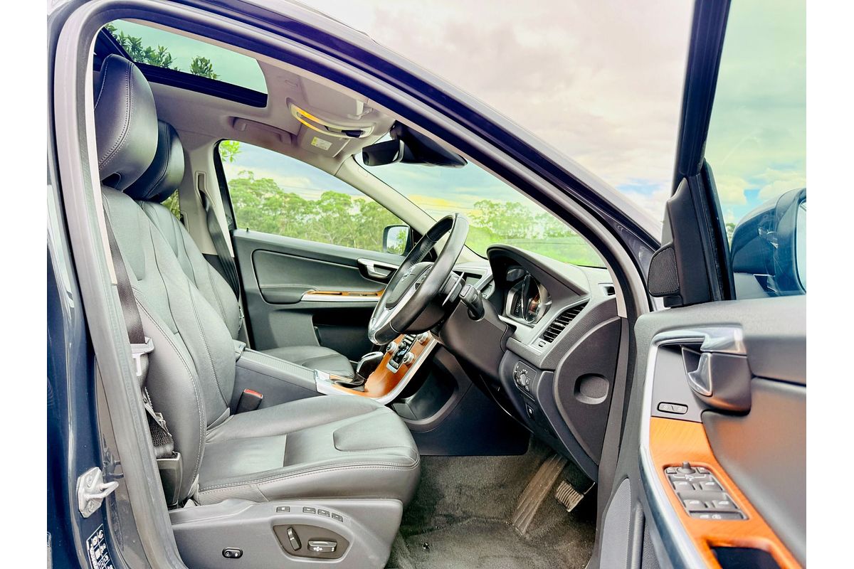 2015 Volvo XC60 D4 Luxury