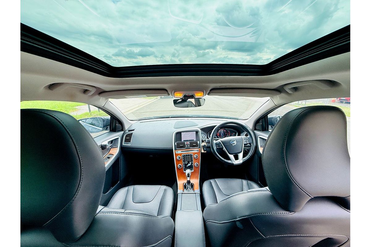 2015 Volvo XC60 D4 Luxury