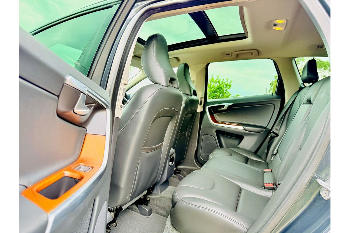 2015 Volvo XC60 D4 Luxury