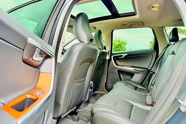 2015 Volvo XC60 D4 Luxury