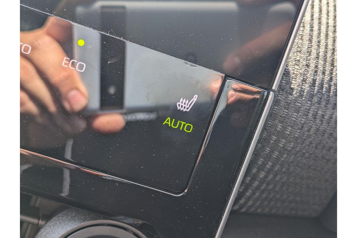 2023 Toyota bZ4X XEAM10R