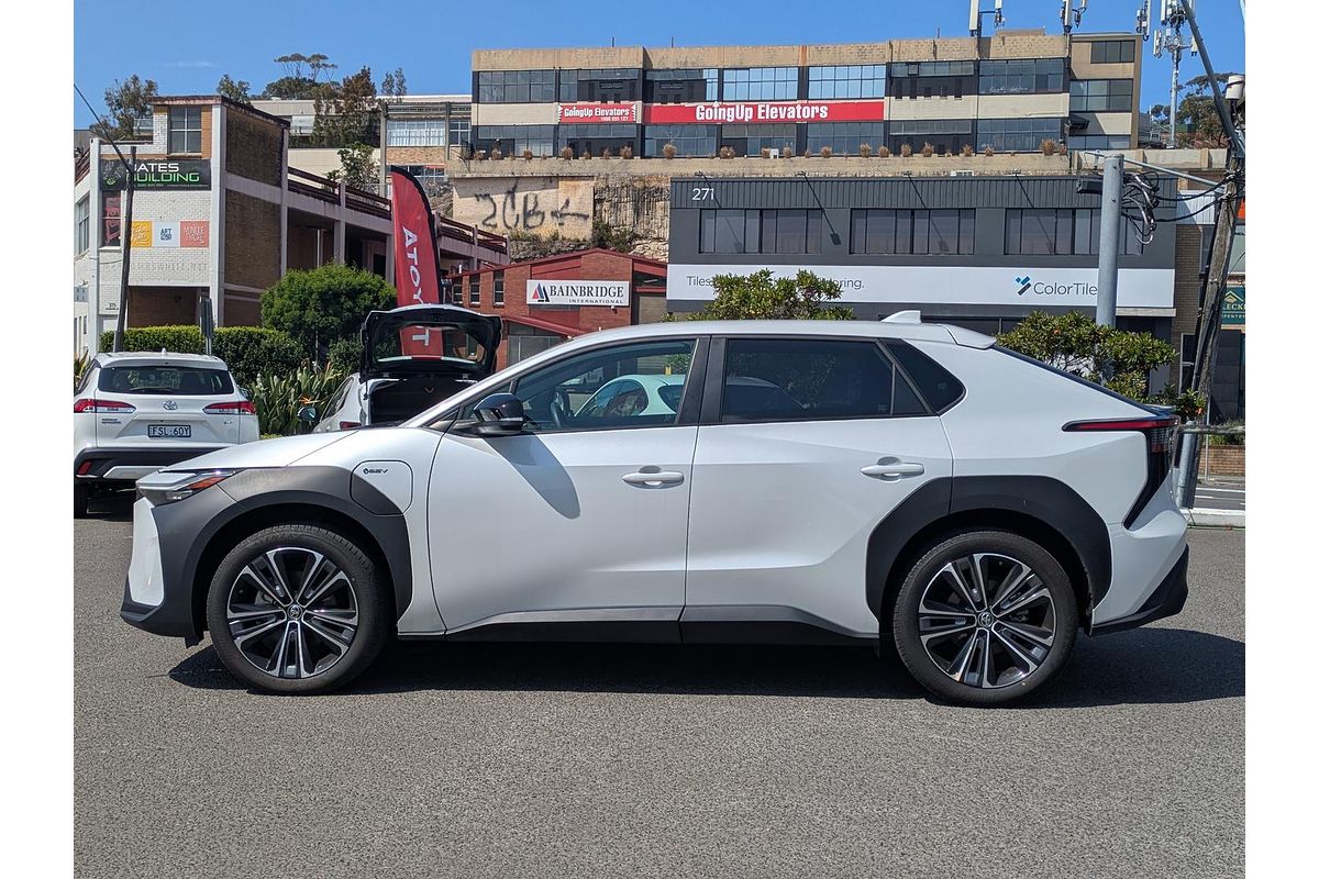 2023 Toyota bZ4X XEAM10R