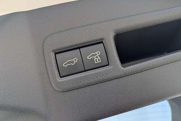 2023 Toyota bZ4X XEAM10R