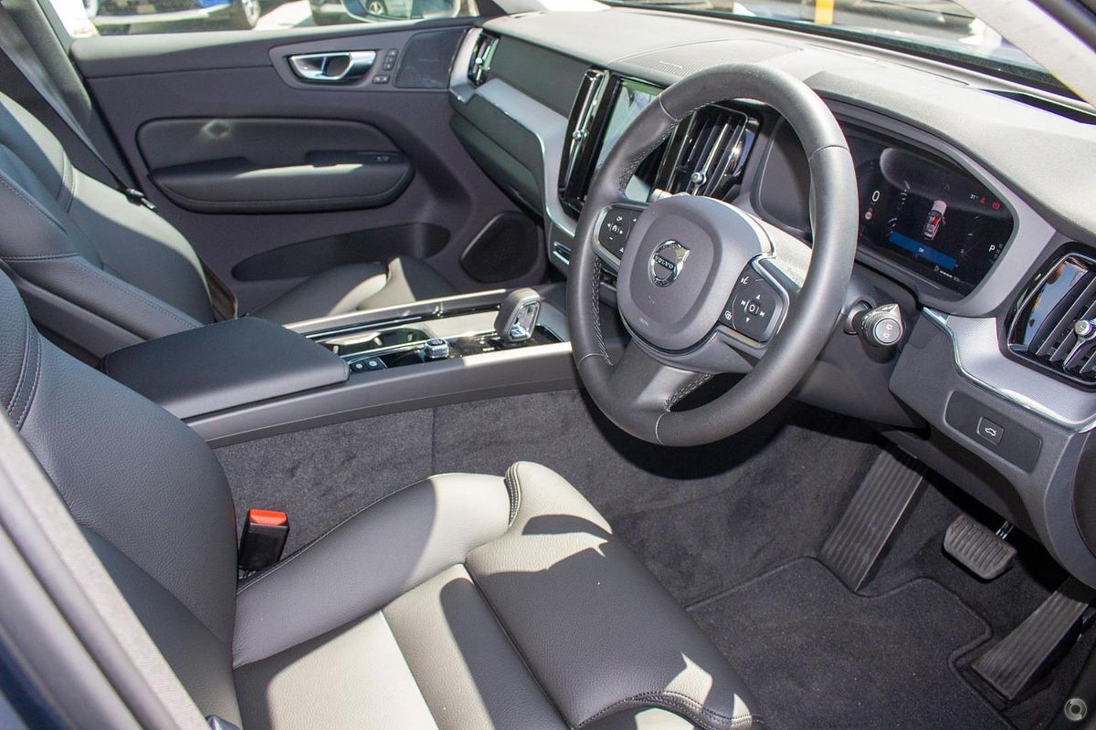 2024 Volvo XC60 Plus B5