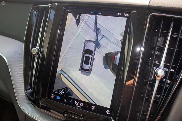 2024 Volvo XC60 Plus B5