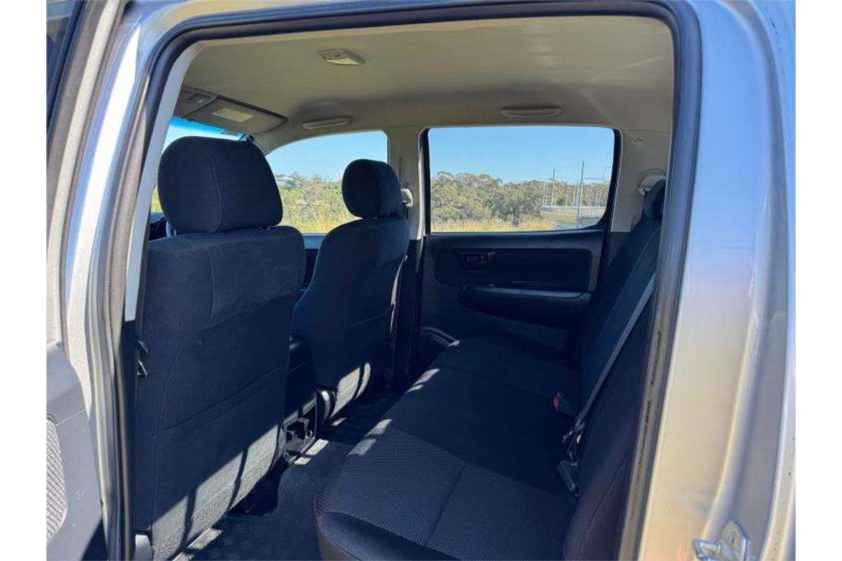 2015 Toyota Hilux SR KUN26R 4X4