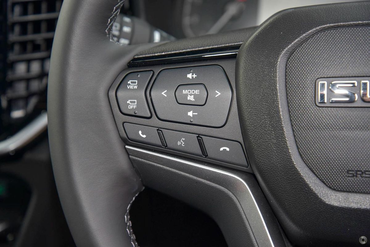 2025 Isuzu MU-X X-TERRAIN