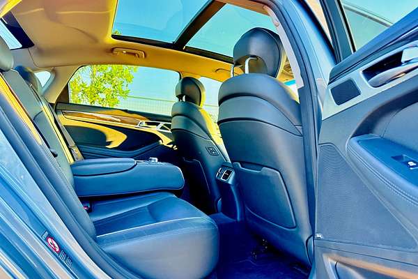 2015 Hyundai Genesis (ULTIMATE PACK) DH