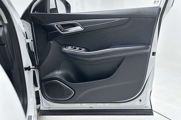 2022 MG HS Vibe SAS23