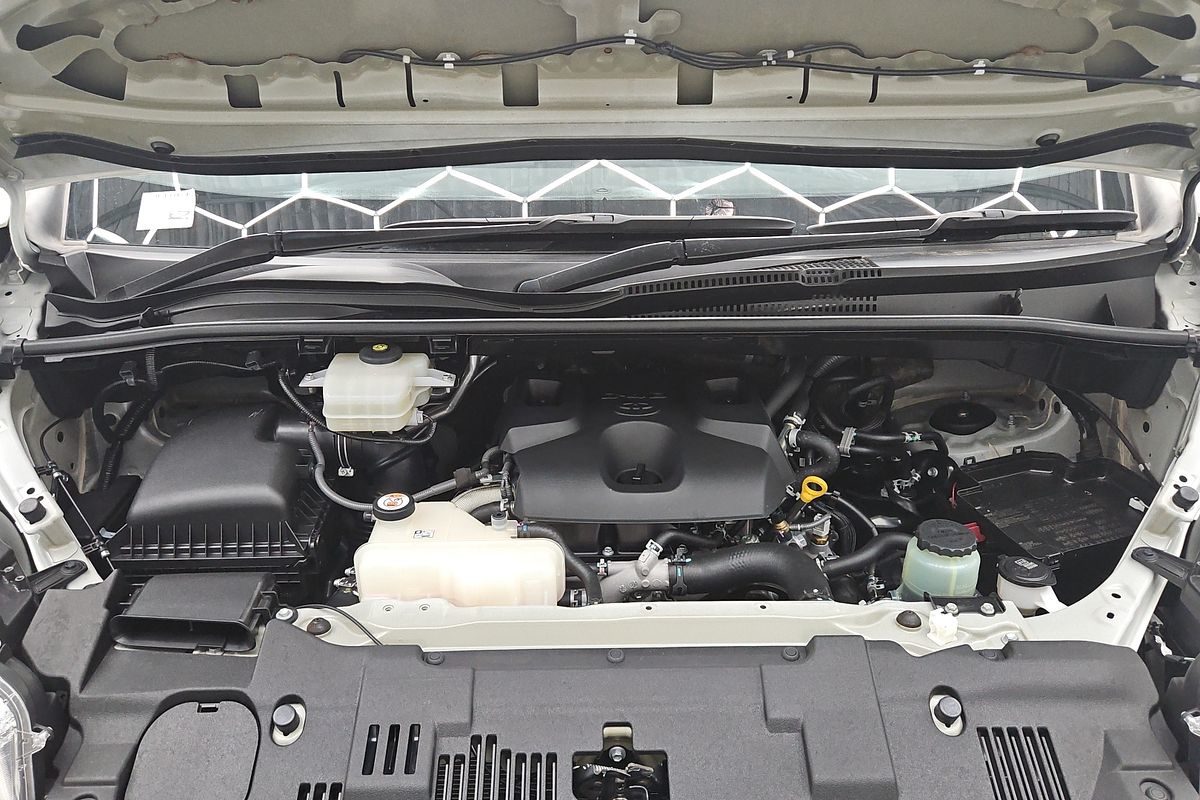 2019 Toyota Hiace Commuter GDH322R ELWB High Roof