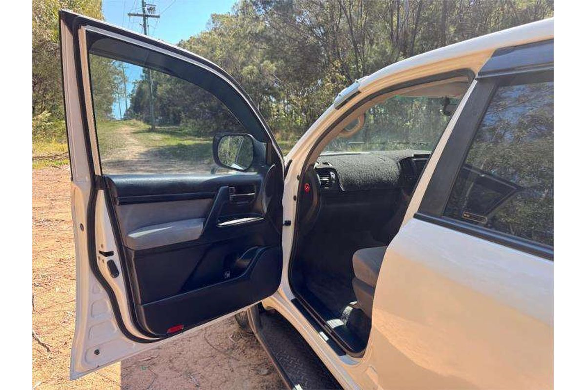 2010 Toyota Landcruiser GXL VDJ200R