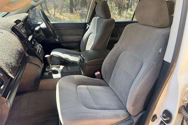 2010 Toyota Landcruiser GXL VDJ200R