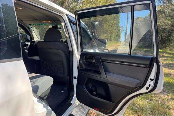 2010 Toyota Landcruiser GXL VDJ200R