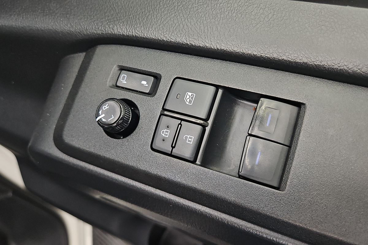 2019 Toyota Hiace Commuter GDH322R ELWB High Roof