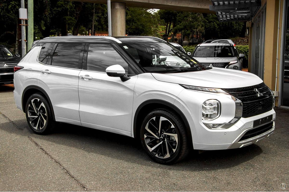 2023 Mitsubishi Outlander Exceed Tourer ZM