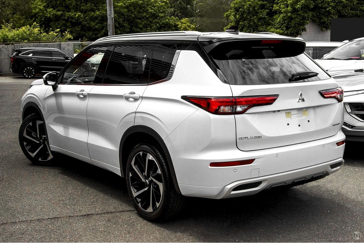 2023 Mitsubishi Outlander Exceed Tourer ZM