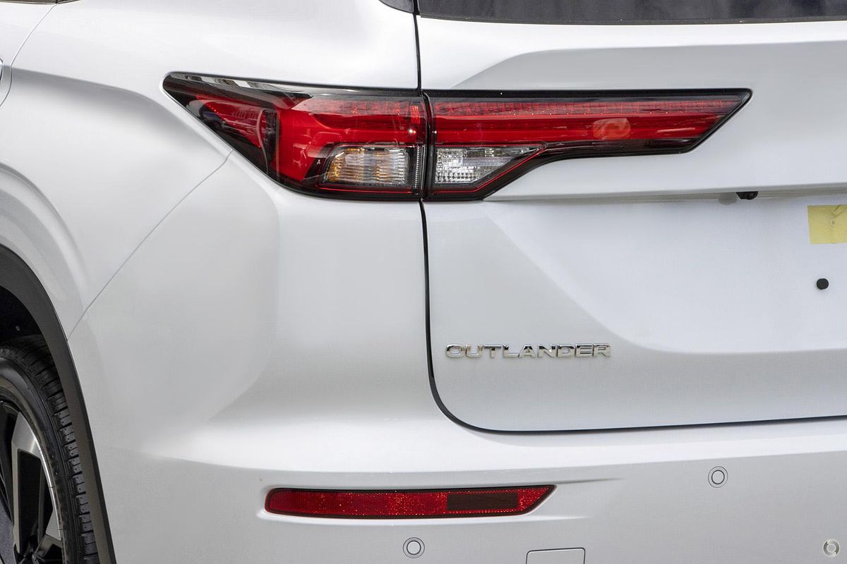 2023 Mitsubishi Outlander Exceed Tourer ZM
