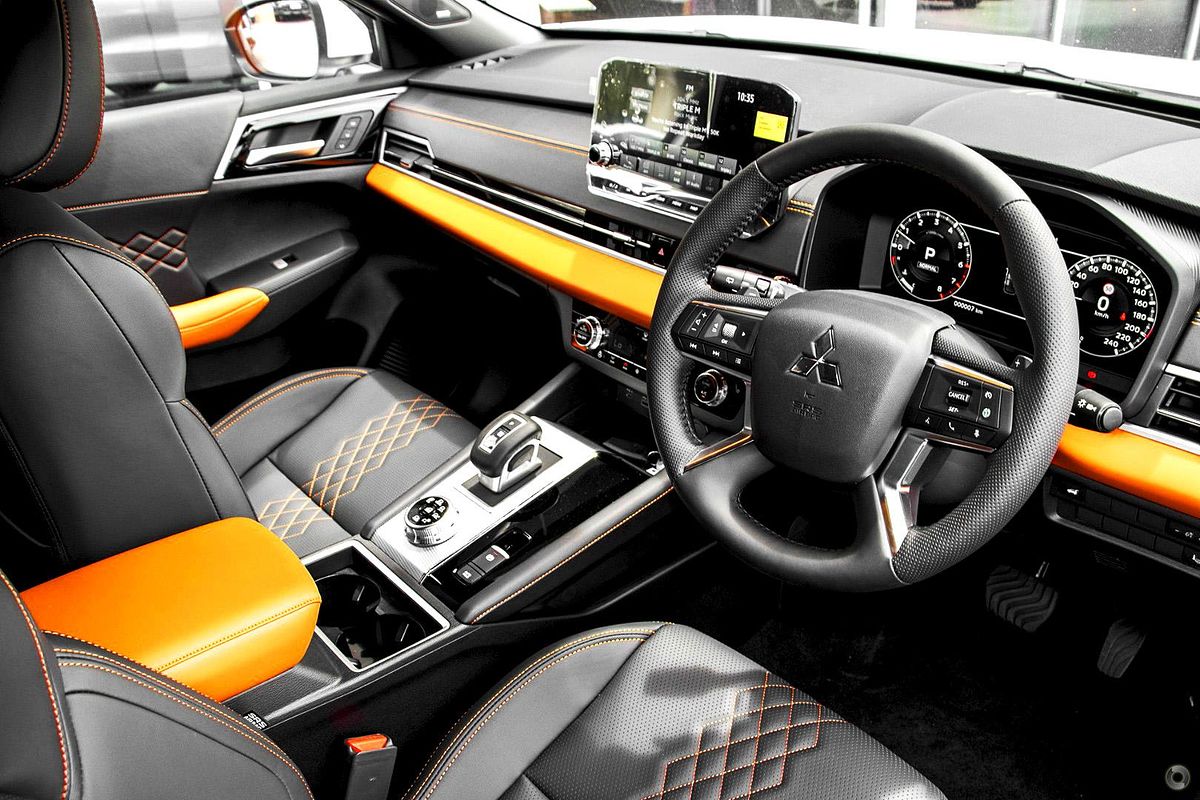 2023 Mitsubishi Outlander Exceed Tourer ZM