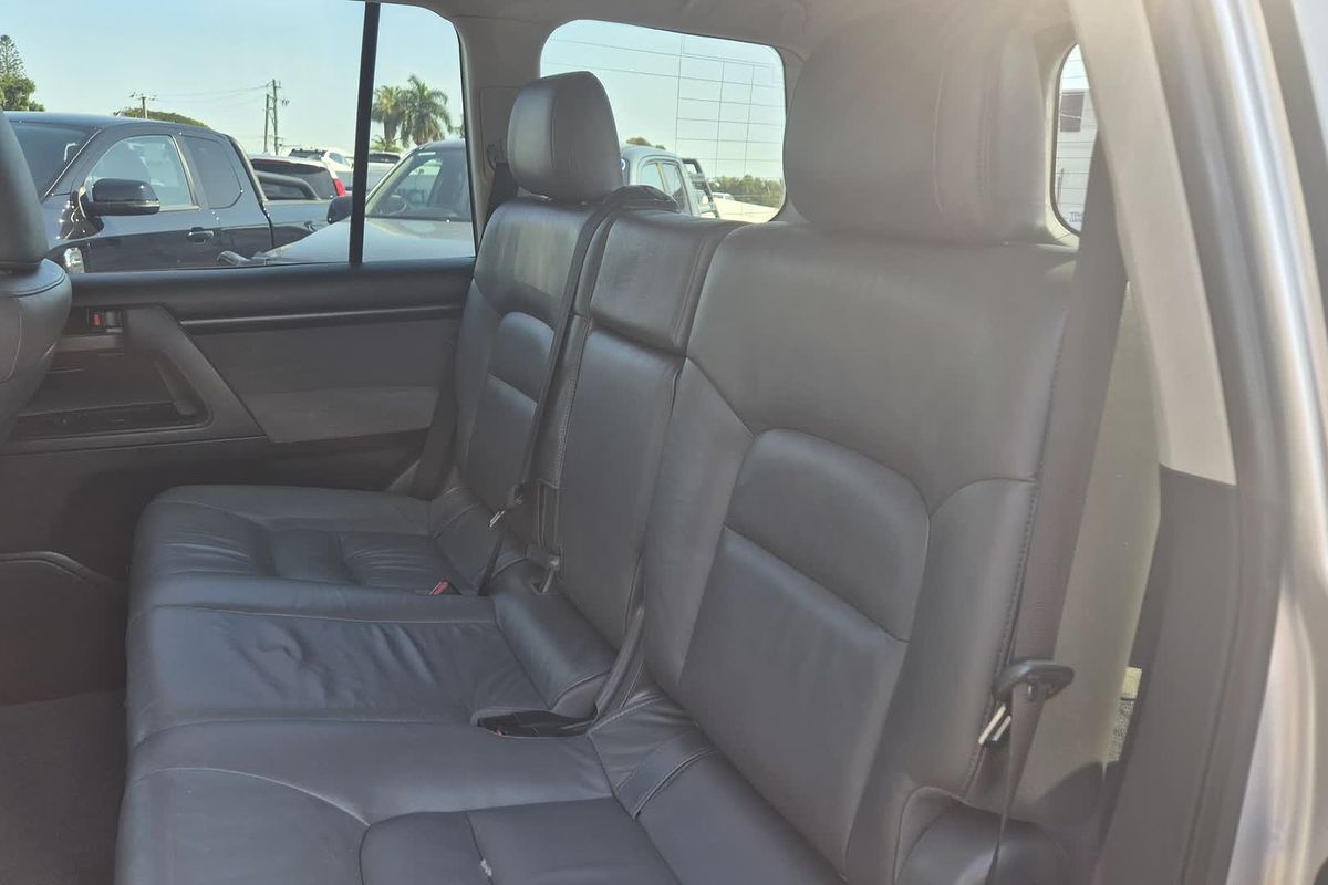 2011 Toyota Landcruiser GXL VDJ200R
