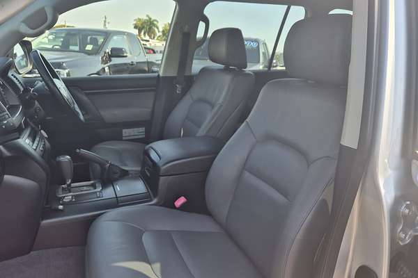 2011 Toyota Landcruiser GXL VDJ200R