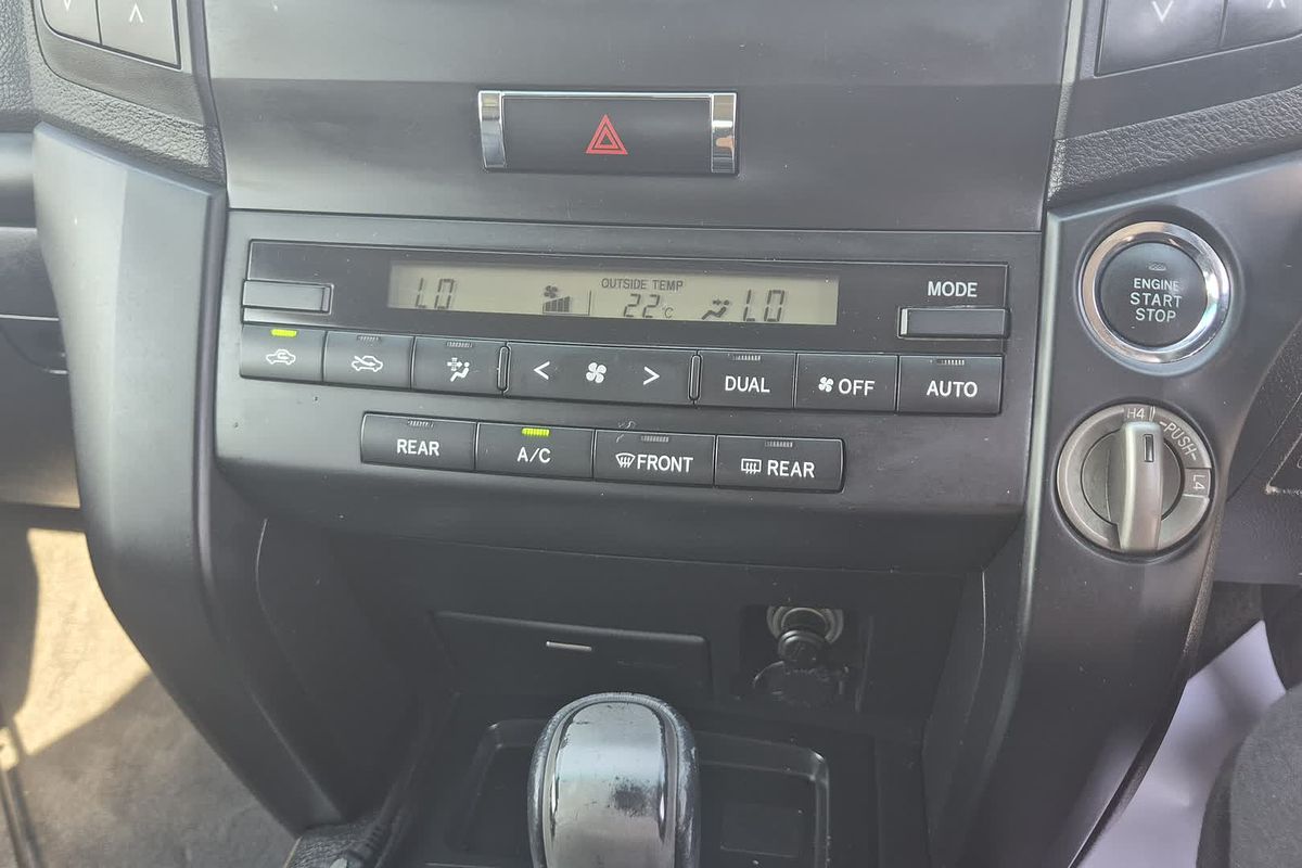 2011 Toyota Landcruiser GXL VDJ200R