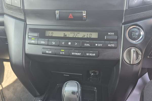 2011 Toyota Landcruiser GXL VDJ200R