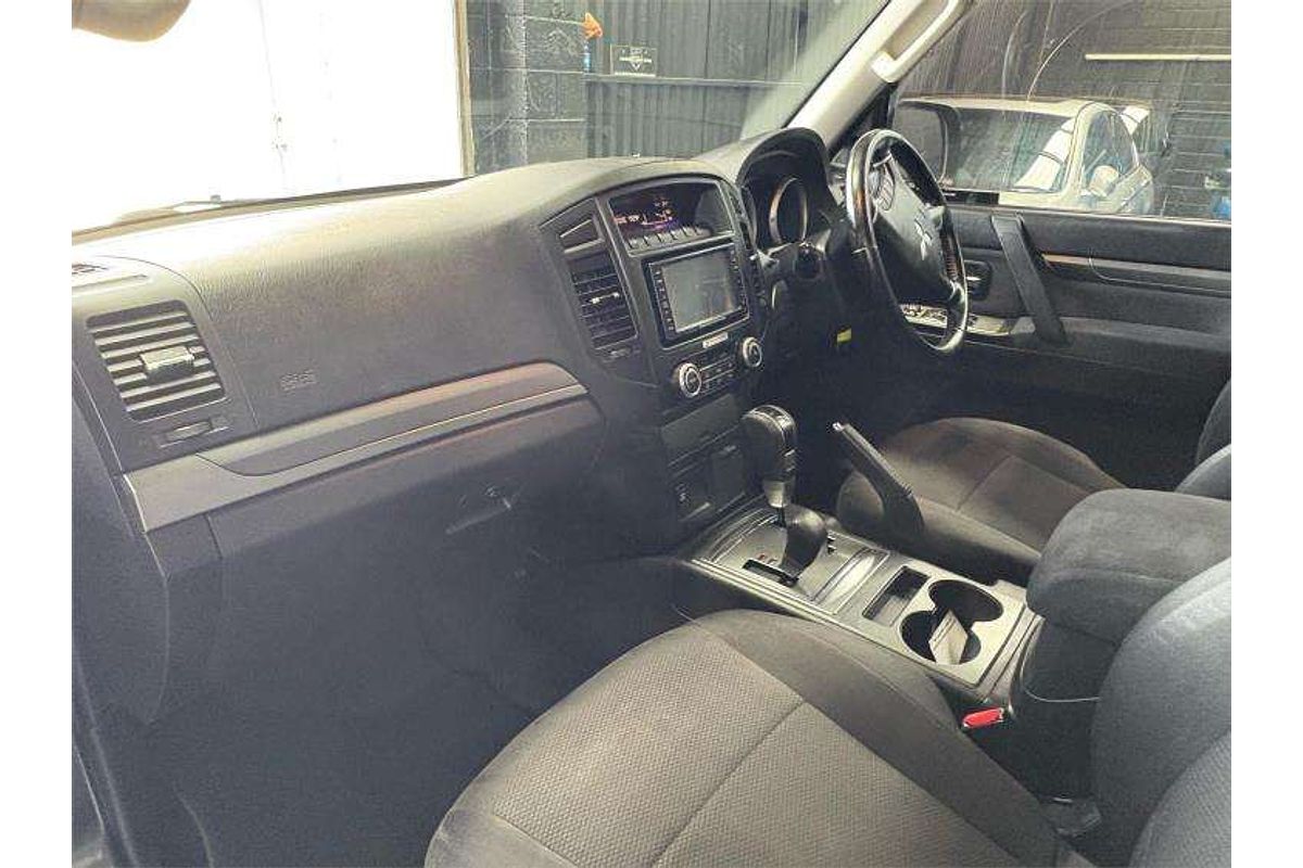 2011 Mitsubishi Pajero GLX NT