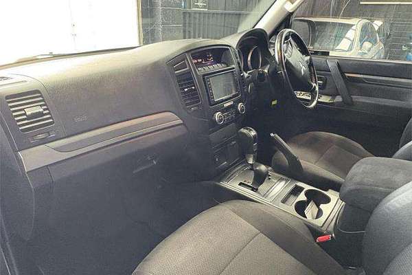 2011 Mitsubishi Pajero GLX NT